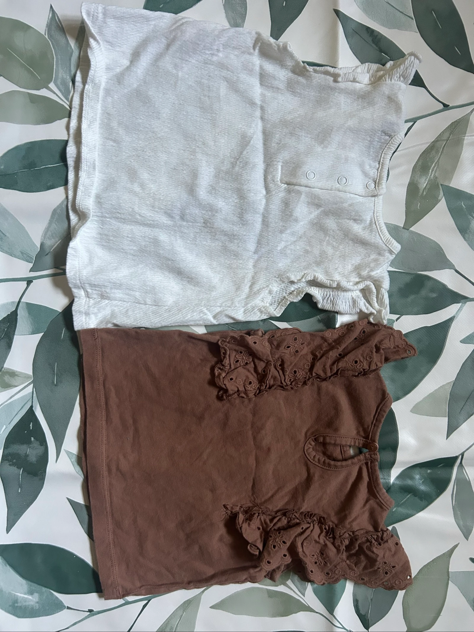 Bonito lote para bebé (2 tops + 1 short) talla 12 meses – photo 8